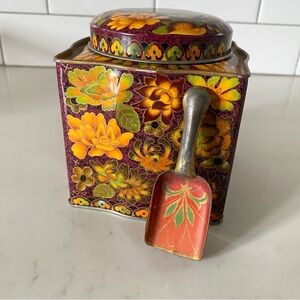 English Floral Tea Tin with Scoop